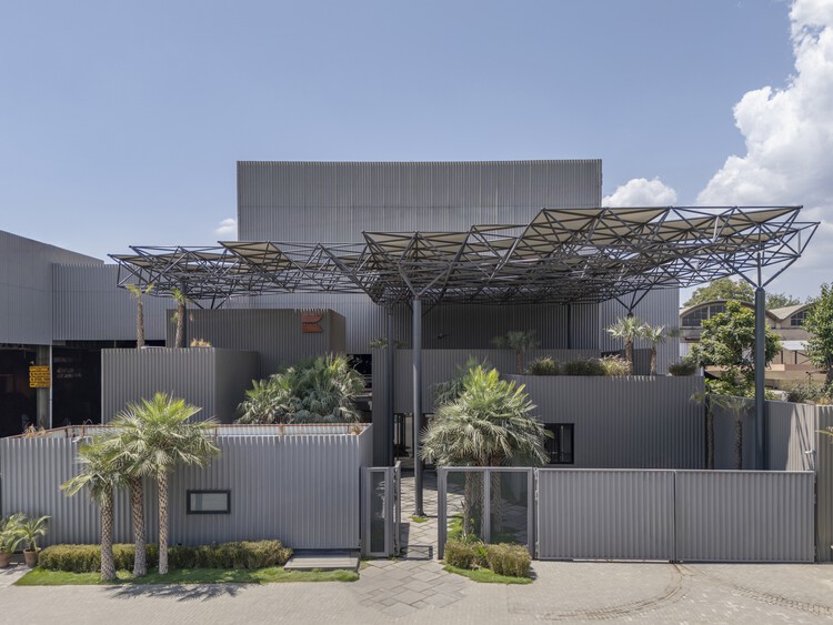 Karachi Steel Industries / DB Studios + Modative Design Studio - More Images