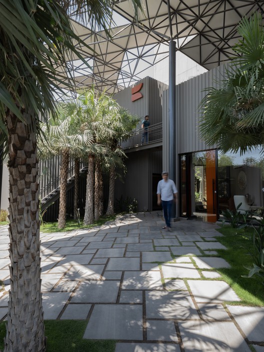 Karachi Steel Industries / DB Studios + Modative Design Studio - Exterior Photography, Garden, Courtyard