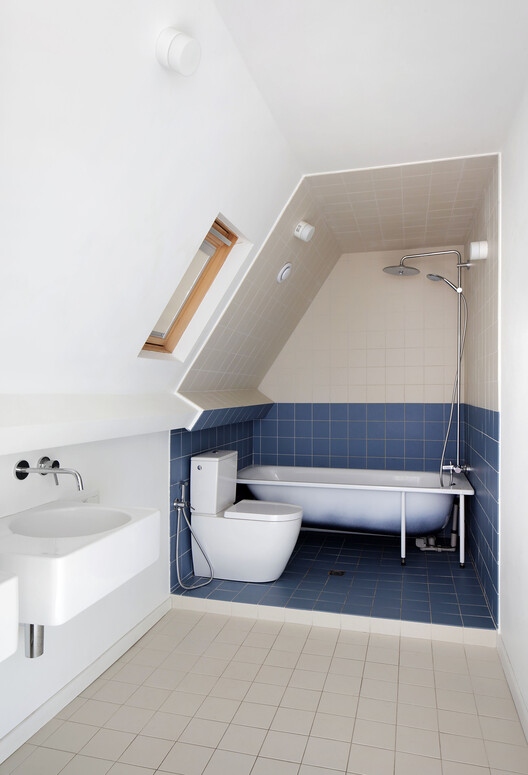 Meandering Furniture Villa Renovation / Atelier Tom Vanhee - Interior Photography, Bathroom, Toilet, Sink, Bathtub