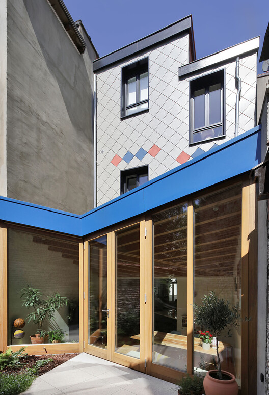 Butterfly Townhouse / Atelier Tom Vanhee - Exterior Photography, Wood, Door, Concrete