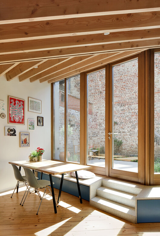 Butterfly Townhouse / Atelier Tom Vanhee - Interior Photography, Dining room, Wood, Table, Chair