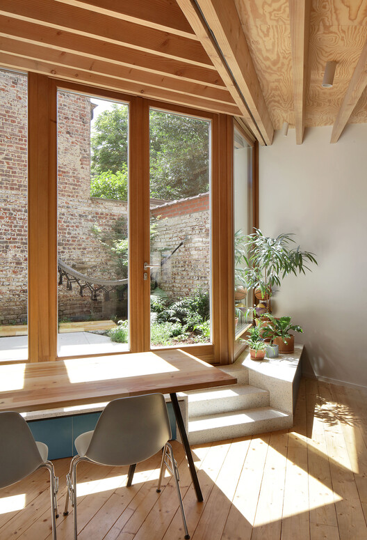 Butterfly Townhouse / Atelier Tom Vanhee - Interior Photography, Wood, Table, Chair