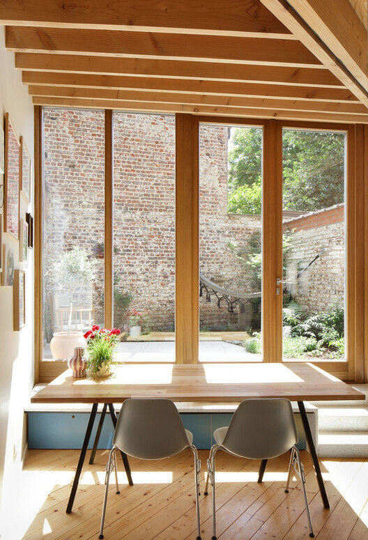 Butterfly Townhouse / Atelier Tom Vanhee - Interior Photography, Dining room, Wood, Table, Chair