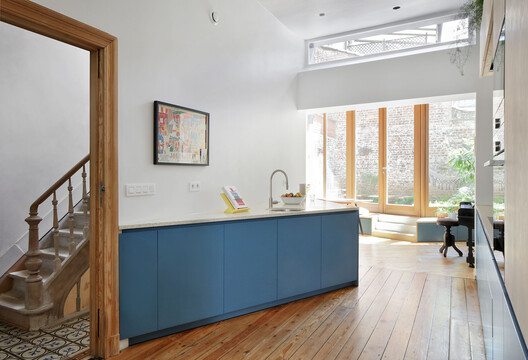 Butterfly Townhouse / Atelier Tom Vanhee - Interior Photography, Kitchen, Wood, Countertop, Lighting, Glass