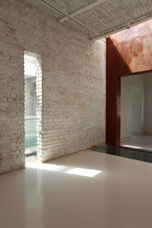 The Poet's House / Next Office–Alireza Taghaboni - Image 7 of 28