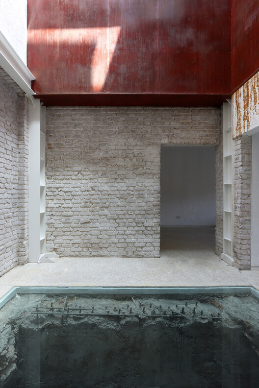 The Poet's House / Next Office–Alireza Taghaboni - Image 10 of 28