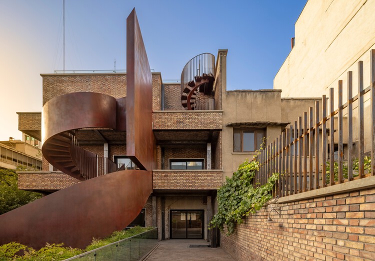 The Poet's House / Next Office–Alireza Taghaboni - Adaptive Reuse