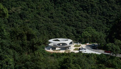Resting Loop with Views / HCCH Studio