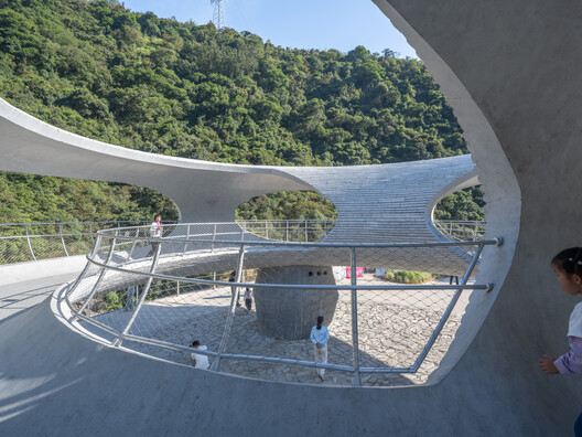 Resting Loop with Views / HCCH Studio - Exterior Photography