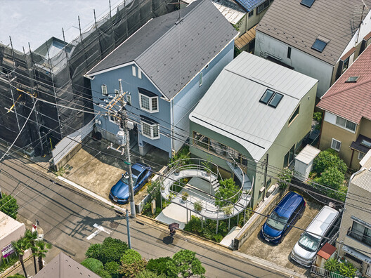 House in Nakano / HOAA / Hiroyuki Oinuma Architect & Associates