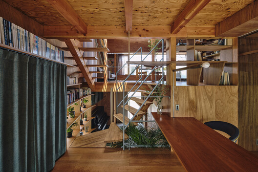 House in Nakano / HOAA / Hiroyuki Oinuma Architect & Associates - Interior Photography, Stairs, Wood, Beam, Chair