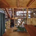 Casa en Nakano / HOAA / Hiroyuki Oinuma Architect & Associates - Fotografía interior, Casas, Escaleras, Fijación Vigas, Sillas