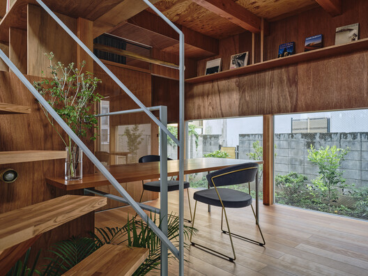 House in Nakano / HOAA / Hiroyuki Oinuma Architect & Associates - Interior Photography, Wood, Stairs, Handrail, Beam