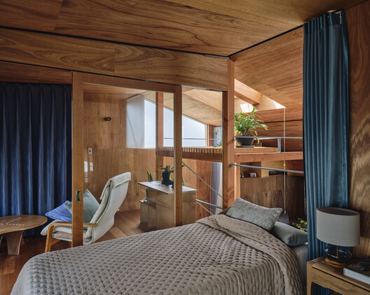 House in Nakano / HOAA / Hiroyuki Oinuma Architect & Associates - Interior Photography, Bedroom, Wood, Lighting, Chair, Bed