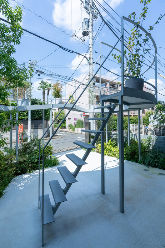 House in Nakano / HOAA / Hiroyuki Oinuma Architect & Associates - Exterior Photography, Stairs, Handrail