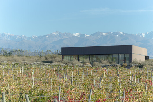 Santos Spirits Distillery / Valeria Moreno - Exterior Photography