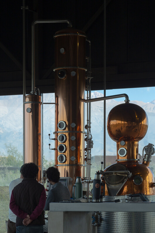 Destilería Santos Espíritus / Valeria Moreno - foto interior