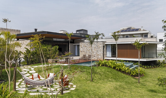 Casa Virtis / Fitore Arquitetura - Imagem 17 de 22