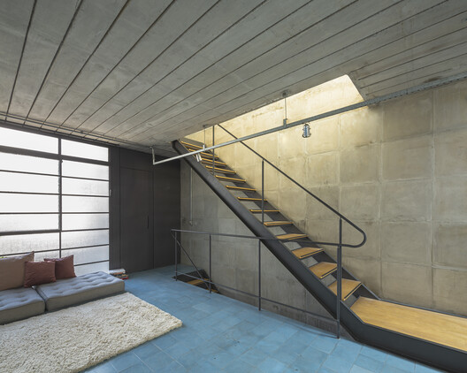 Residence in Pinheiros / 23 SUL Residence in Pinheiros / 23 SUL - Interior Photography, Stairs, Wood, Handrail