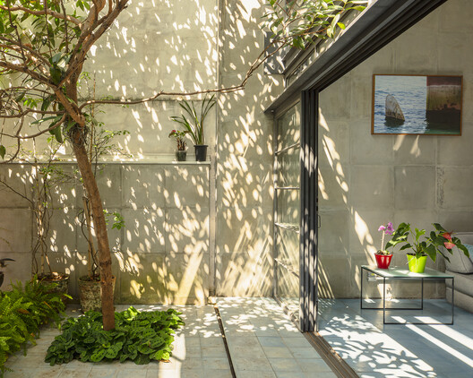 Residence in Pinheiros / 23 SUL Residence in Pinheiros / 23 SUL - Interior Photography, Concrete, Garden, Courtyard