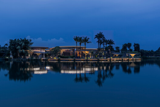 Lotus Clubhouse / MIA Design Studio - Image 10 of 16