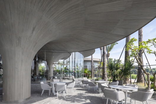 Lotus Clubhouse / MIA Design Studio - Interior Photography, Column