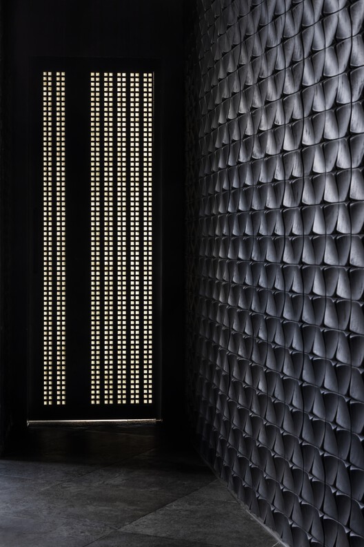 Urban Sparkle for Hokkaido Sachi Restaurant Thao Dien  / Takashi Niwa Architects - Image 12 of 22