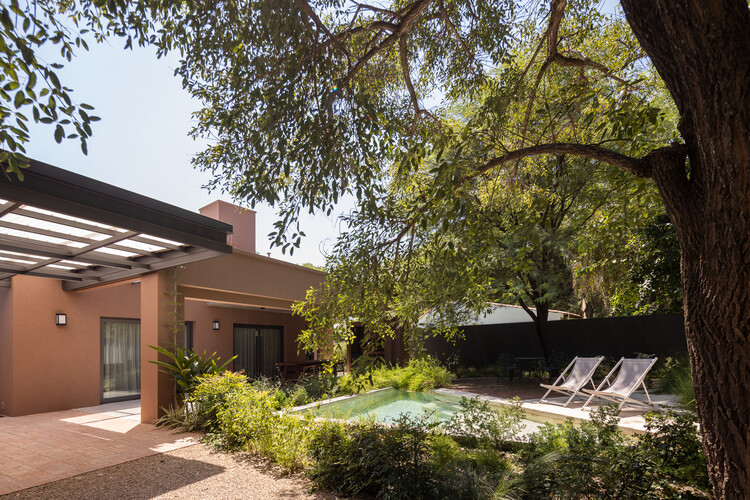 Casa rodeada de árboles/Otro estudio - Imagen 11 de 21