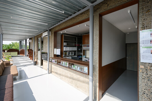 Clinic O / Takayuki Kuzushima and Associates - Interior Photography, Wood, Balcony, Beam