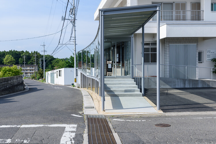 Clínica O / Takayuki Kuzushima and Associates - Fotografia de Exterior, Concreto, Corrimão