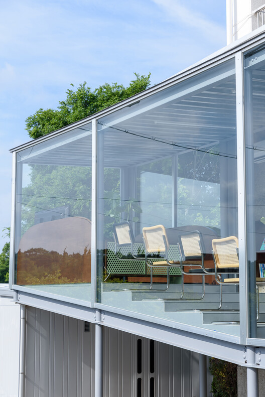 Clinic O / Takayuki Kuzushima and Associates - Exterior Photography, Glass, Balcony