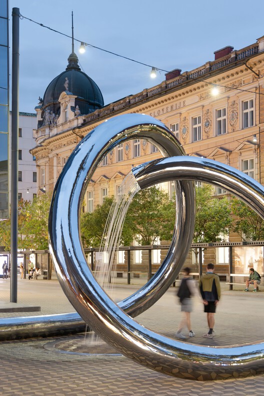 escultura acuática LJ/P PLUS arhitekti + m.kocbek Architects - fotografía exterior