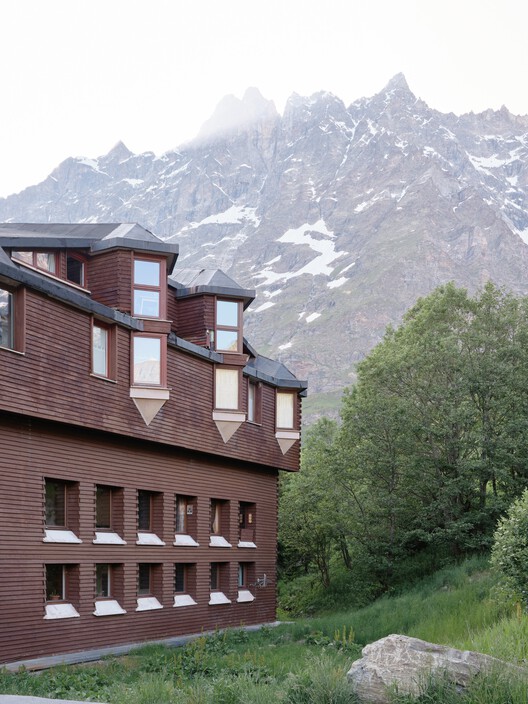 An Interior at Giomein Cervinia / co.arch studio - Exterior Photography