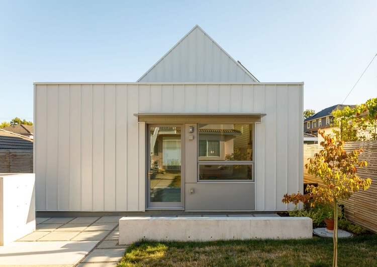 E44 Laneway House / Imu Chan Architecture - More Images