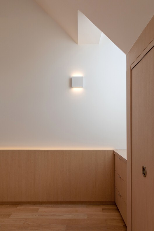 E44 Laneway House / Imu Chan Architecture - Image 7 of 23