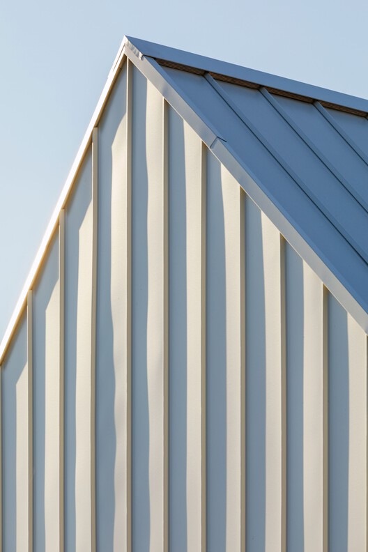 E44 Laneway House / Imu Chan Architecture - Image 16 of 23