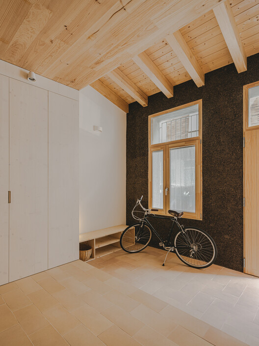 Casa 130AUS / Vallribera Noray Arquitectes - Fotografia de Interiores, Madeira, Porta