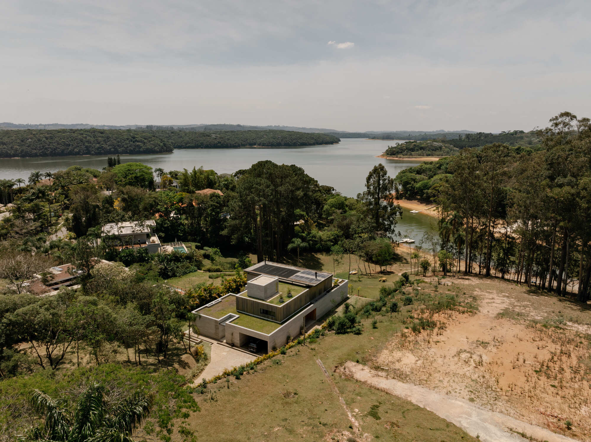 Gallery of JL Dam House / Garbin Arquitetos - 8