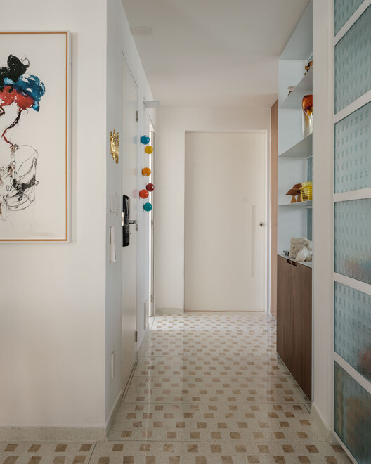 Apartamento Paço de Coimbra / Pianca Arquitetura + Erika Rufino - Fotografia de Interiores, Madeira, Iluminação, Porta