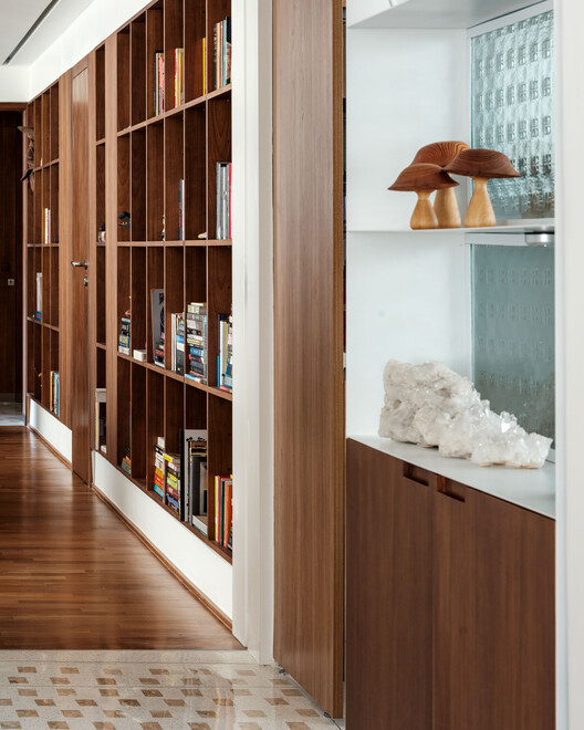  Apartamento Paço de Coimbra / Pianca Arquitetura + Erika Rufino - Fotografia de Interiores, Armário, Prateleira, Madeira