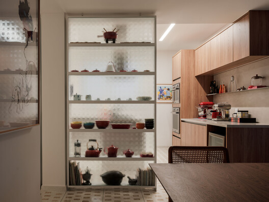  Apartamento Paço de Coimbra / Pianca Arquitetura + Erika Rufino - Fotografia de Interiores, Prateleira, Cozinha, Bancada