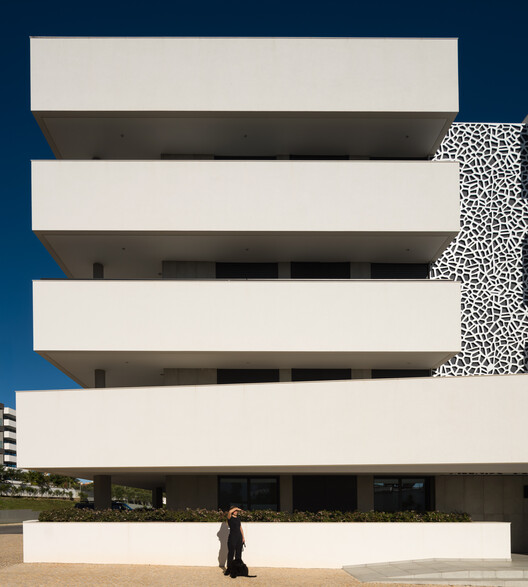Edifício MOT-L Residence / Mário Martins Atelier - Imagem 20 de 26