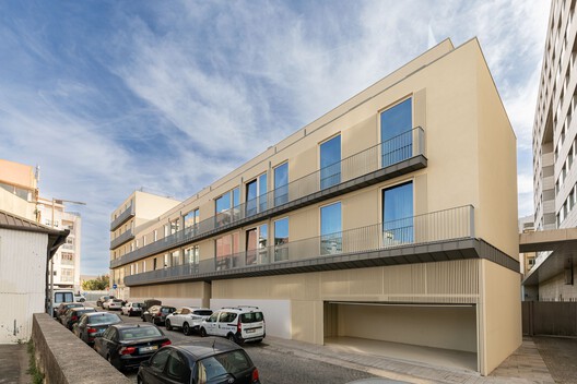 Edifício Salgueiros / André Simão & Nuno Bessa - Fotografia de Exterior, Balcão