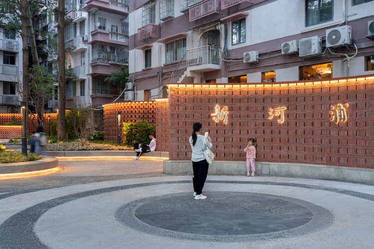 Projeto de revitalização da área central do distrito histórico e cultural de Xinhepu / Atelier cnS - Fotografia de Exterior, Balcão, Aido