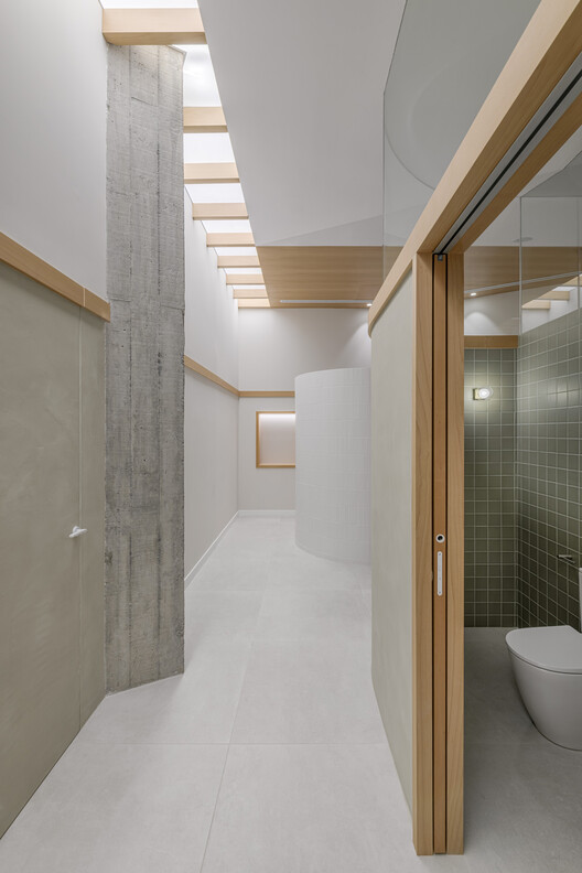 Clínica Dental md / Murillo Arquitectos Clínica Dental md / Murillo Arquitectos - Fotografía interior, Baño, Madera