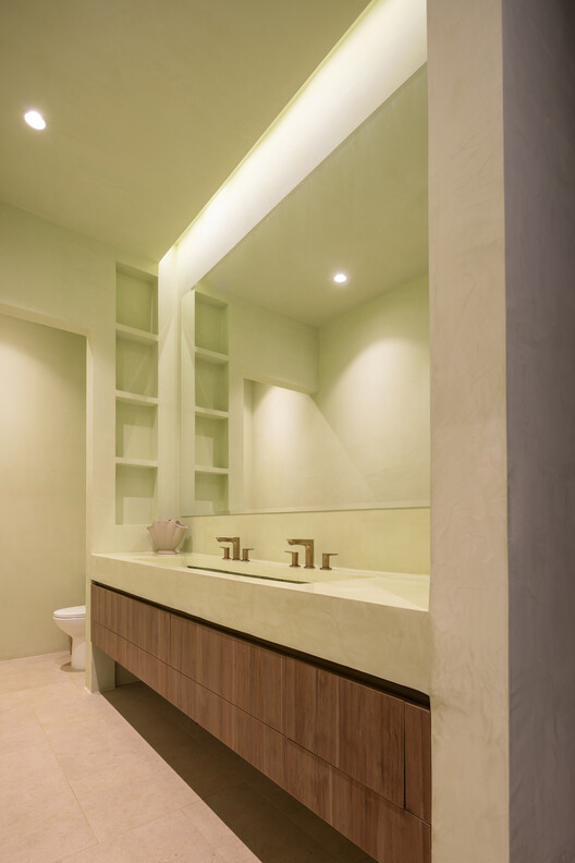 Six Courtyards House / VOID - Interior Photography, Bathroom, Wood, Glass