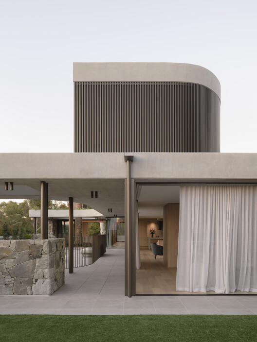 Gawler Crescent House / Ben Walker Architects - Image 6 of 27