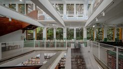 Taiping Elementary School, Keelung / KHAA (Kuo+Huang and Associates)