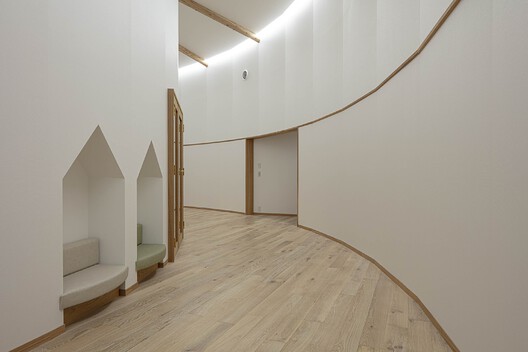 Himi Shinmachi Daycare Centre / Shio Architect Design Office - Image 3 of 21