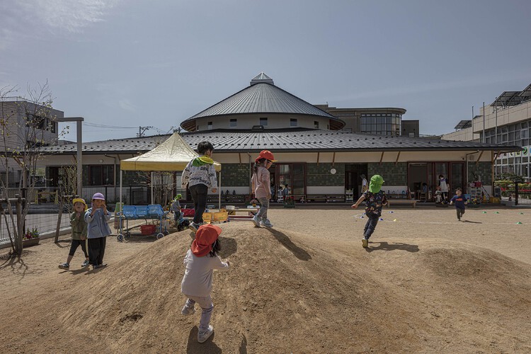 Creche Himi Shinmachi / Shio Architect Design Office - Fotografia de Exterior